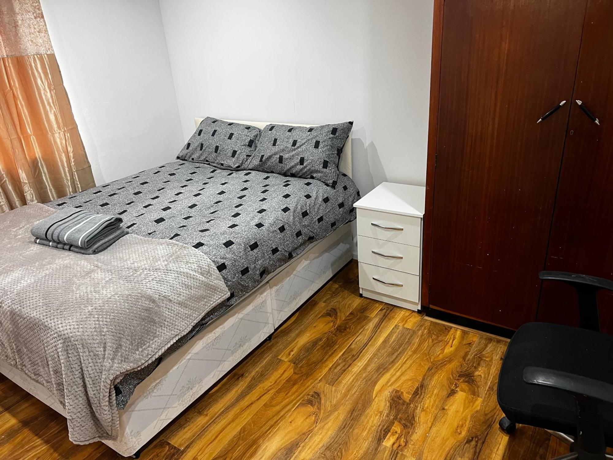 Good Priced Single Rooms In Hayes Northolt  Eksteriør bilde